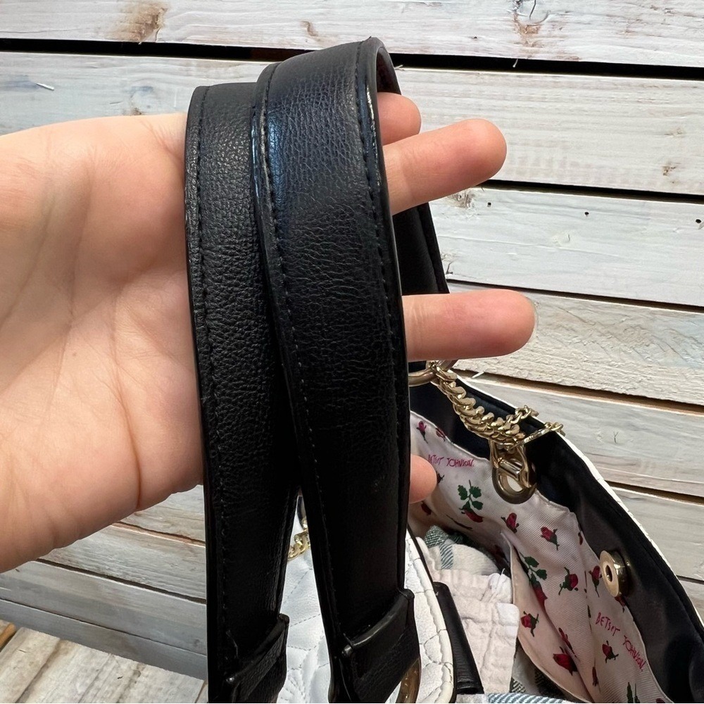 Betsey Johnson Shell Quilted White Tote Bag Charm Coastal Mermaidcore - Picture 15 of 15